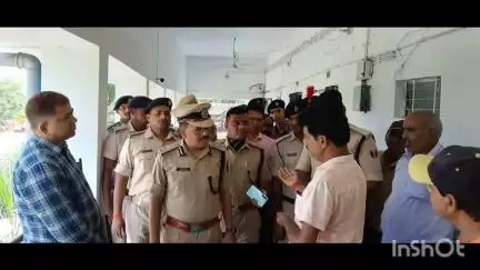 सुपौल: एसपी कार्यालय सुपौल में डीआईजी मनोज कुमार ने सुनी लोगों की समस्या, कार्रवाई का दिया आश्वासन