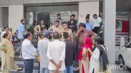 बरेली: प्रेम नगर थाना क्षेत्र के एसके नर्सिंग होम में बच्चों की अदला-बदली का आरोप, परिजनों ने किया हंगामा और पुलिस से की शिकायत