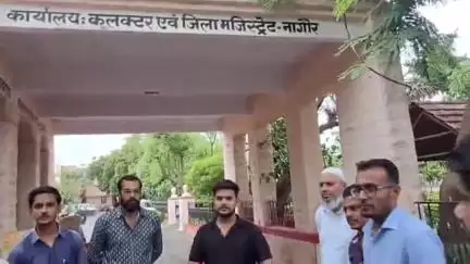 नागौर: नागौर की दिल्ली दरवाजा ए रोड़ पर नीचे लटक रहे बिजली के तार,लोगों ने लगाई गुहार। #jansamasya
