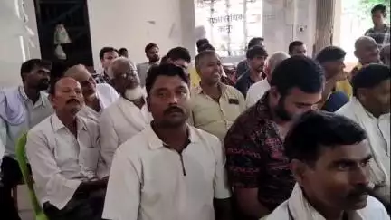 नौहट्टा: मोहर्रम को लेकर नौहट्टा थाना परिसर में आयोजित की गई शांति समिति की बैठक