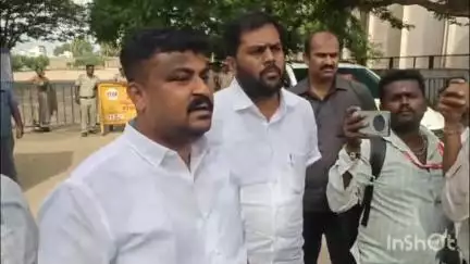 ಕೋಲಾರ: ಶಾಸಕರು ಶಾಸಕರಗಿ ಇರಬೇಕು  ಪ್ರಜಾಪ್ರಭುತ್ವದಲ್ಲಿ ಸಹಕಾರ ಕ್ಷೇತ್ರಕ್ಕೆ ಬಂದು ರಾಜಕೀಯ ಮಾಡಬಾರದು : ಶಾಸಕ ಸಮೃದ್ಧಿ ಮಂಜುನಾಥ್
