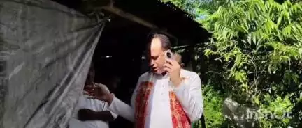 পলাশবাৰী: পলাশবাৰীৰ দখলাত বিধায়ক হেমাংগ ঠাকুৰীয়াই চৰকাৰী আৱাস গৃহ প্ৰদানৰ প্ৰতিশ্ৰুতি এগৰাকী অসহায় আইতাক