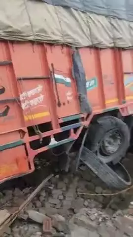 ke aage ki ghatna lakad Ghat Hanuman mandir ki truck hadsa