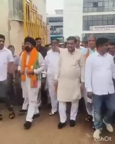 थानखम्हरिया: बेमेतरा के गांधी भवन में प्रदेश भाजपा के उपाध्यक्ष भूपेंद्र सवन्नी का भाजपाईयों ने किया अभिनंदन