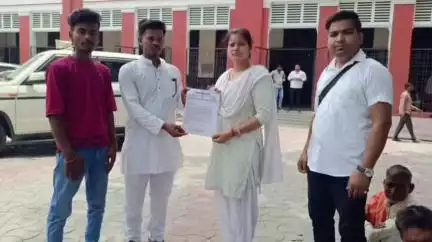 शाहजहांपुर: आजाद अधिकार सेना ने अमेरिका द्वारा ईरान पर बमबारी के विरोध में कलेक्ट्रेट में दिया ज्ञापन