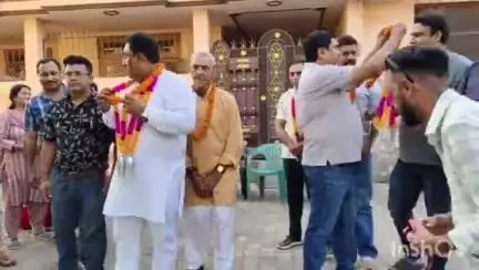 गदरपुर: गदरपुर के वार्ड नं. 1 में चेयरमैन मनोज गुंबर ने ₹8,50,000 की लागत से बनने वाली टाइल्स रोड का शिलान्यास किया