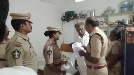 సంతనూతలపాడు: ఒంగోలు తాలూకా హత్యకేసు – అమ్మనబ్రోలులో ఆళ్ల సాంబశివరావు ఇంటిపై పోలీసుల సోదాలు