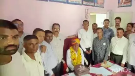 घाटोल: घाटोल में नवपदस्थापित सीबीईओ ने कार्यग्रहण किया