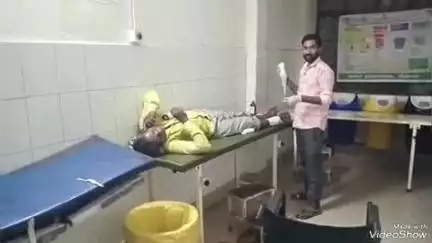 देवघर: इंदौर स्टेडियम के पास टोटो पलटने से टोटो चालक गंभीर रूप से घायल