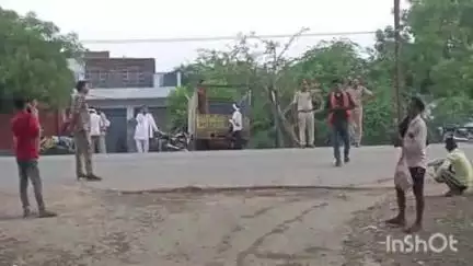 गोहद: गोहद थाना पुलिस ने गोहद मौ रोड पर चेकिंग अभियान चलाकर 7 दोपहिया वाहनों का किया चालान