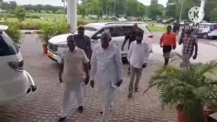 చెన్నూరు: బిఆర్ఎస్ నాయకులపై దాడులను అరికట్టాలి: మంచిర్యాల మాజీ ఎమ్మెల్యే దివాకర్ రావు
