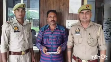 बरेली: बिथरी चैनपुर थाना पुलिस ने एक दर्जन से अधिक मुकदमों के आरोपी को चाकू के साथ गिरफ्तार कर जेल भेजा