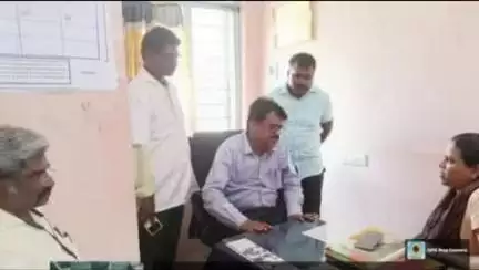 మేడికుర్తి ప్రాధమిక ఆరోగ్య కేంద్రం ను సందర్శించిన జిల్లా మలేరియా అధికారి ఆర్. రామచంద్రా రెడ్డి