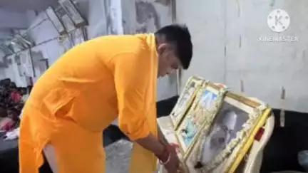 মন্দিরবাজার: মথুরাপুর বিজেপি সাংগঠনিক জেলা পক্ষ থেকে মন্দিরবাজার এলাকায় কালা দিবস উদযাপন করা হয় উপস্থিত ছিলেন জেলা সভাপতি