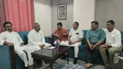 चौहटन: चौहटन विधायक आदूराम मेघवाल ने सरकारी आवास पर जनसुनवाई कर आमजन की समस्याओं को सुना