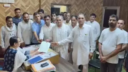 राजगढ़: राजगढ में ईंट भट्टा मालिकों ने मजदूर और अध्यक्ष के खिलाफ जताया आक्रोश, झूठी शिकायतें कर पैसा हड़पने का आरोप