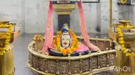 होशंगाबाद नगर: गोल घाट स्थित काले महादेव मंदिर में आषाढ़ अमावस्या पर हुआ श्री महागर्त महादेव का श्रृंगार