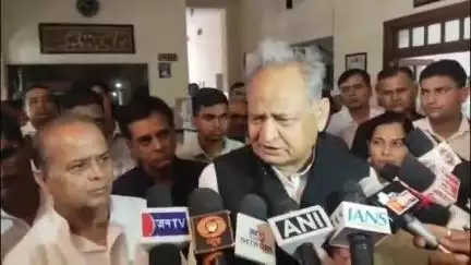 जोधपुर: जोधपुर में पूर्व मुख्यमंत्री अशोक गहलोत ने सर्किट हाउस में पत्रकारों से बातचीत में सीएम को हटाने की साजिश का खुलासा किया