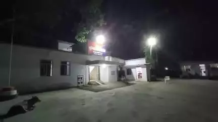 विजयराघवगढ़: कैमोर पुलिस ने बरापार में 18 पाव अवैध शराब के साथ एक महिला को पकड़ा, मामला दर्ज