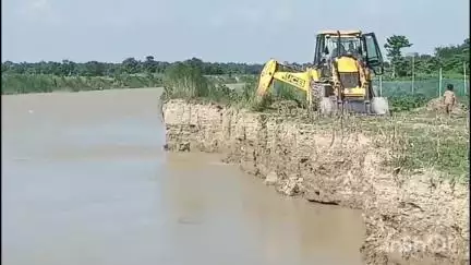 कल्याणपुर: नामापुर घाट के पास कटाव रोकने का कार्य तेज़ी से जारी