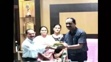 ଦିଗପହଣ୍ଡି: କୁକୁଡାଖଣ୍ଡି ଆଙ୍କୁଶପୁର କେଏଟିଏସ୍ ସରକାରୀ ଆୟୁର୍ବେଦ କଲେଜର ନୂତନ ଅଧ୍ୟକ୍ଷ ଭାବେ ଦାୟିତ୍ଵ ଗ୍ରହଣ କଲେ ଅରୁଣ ଦାଶ।