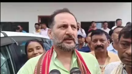 कटिहार: PHED सह जिला प्रभारी मंत्री नीरज कुमार सिंह पहुंचे, कहा- 11 साल विनाश बनाम 11 साल विकास