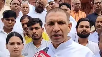निवाड़ी: ओरछा में मीडिया से जीतू पटवारी ने कहा, मुगावली-अशोकनगर की घटना पर मुख्यमंत्री जल्द संज्ञान लें