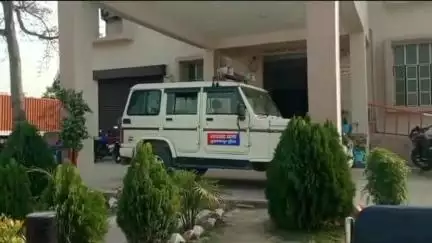 गायघाट: गायघाट थाना क्षेत्र के एक गांव में पति के घर पहुंचने से पूर्व दो बच्चों के साथ पत्नी प्रेमी के साथ हुई फरार