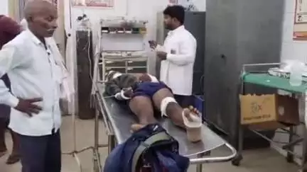 चंदौली: नौबतपुर कर्मनाशा नदी के समीप अज्ञात वाहन ने बाइक सवार युवक को मारी टक्कर, हालत नाजुक, जिला अस्पताल में इलाजरत