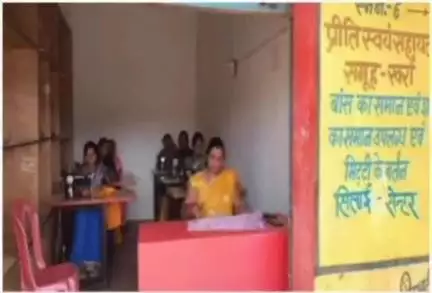 सूरजपुर: बिहान योजना से ग्रामीण महिलाएं बन रहीं आत्मनिर्भर, टेंट-साउंड संचालन, सिलाई सेंटर और स्थानीय उत्पादों से बदल रही जीवन की