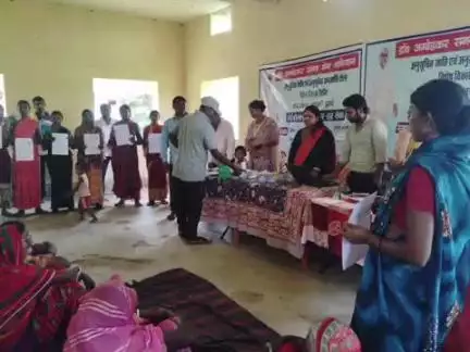 खड़गपुर: मधुबन और हर कुंडा आदिवासी टोला गांव में विकास शिविर, 22 योजनाओं का लाभ दिया गया