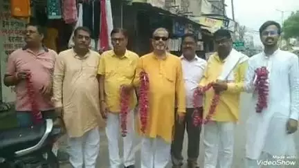 खबर औरैया से समाजसेवी संगठन एक  विचित्र पहल सेवा समिति ने कलश यात्रा का हृदय से किया अभिनंदन