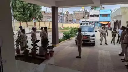 जगदीशपुर: श्री शुभांक मिश्रा, पुलिस अधीक्षक नगर, भागलपुर और पुलिस उपाधीक्षक ने बरारी थाने का किया निरीक्षण