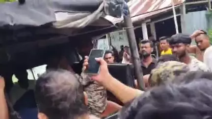 কোচবিহার ১: কোচবিহার বড়াইবাড়ি এলাকা থেকে দুই ছিনতাইকারীকে গ্রেফতার করল কোচবিহার কোতোয়ালি থানার পুলিশ