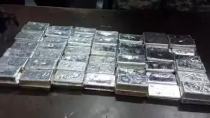 छतरपुर: बारी तिराहा के पास गढ़ीमलहरा पुलिस ने पकड़ी चांदी की खेप, पुलिस और जीएसटी विभाग ने की संयुक्त कार्रवाई
