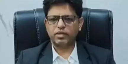 उत्तर सोलापूर: डॉ. शिरीष कुलकर्णी आत्महत्याप्रकरणी मनीषा मुसळे हिला तब्बल 66 दिवसानंतर जामीन मंजूर: ॲड. प्रशांत नवगिरे यांची माहिती...