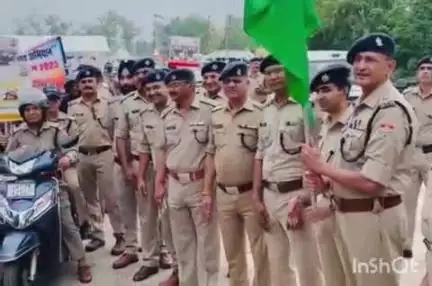 हरिद्वार: नगर पुलिस द्वारा ऋषिकुल मैदान से निकाली गई नशा मुक्ति रैली को एसपी सिटी पंकज गैरोला ने हरी झंडी दिखाकर रवाना किया