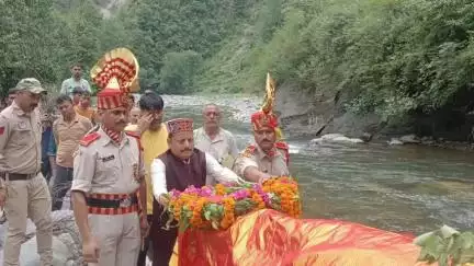 चम्बा: माँ भारती की सेवा में सर्वोच्च बलिदान देने वाले SSB के अमर शहीद इंस्पेक्टर तेज सिंह का जलोट में अंतिम संस्कार