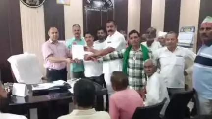 चांदपुर: चांदपुर में उप जिला अधिकारी कार्यालय पहुंचकर राष्ट्रीय किसान मजदूर संगठन के किसानों ने स्मार्ट मीटर न लगाने की शिकायत की