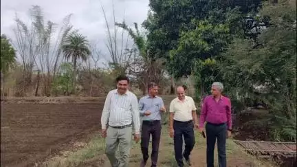 सिवनी: जवाहरलाल नेहरू कृषि विश्वविद्यालय से डॉ. टी.आर. शर्मा ने कृषि विज्ञान केंद्र सिवनी की गतिविधियाँ देखीं