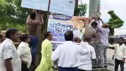 কল্যাণী: আজ কল্যাণী মেইন স্টেশনে ২১ শে জুলাইয়ের সমর্থনে সকলকে আহ্বান জানালেন নদীয়া দক্ষিণ INTTUC জেলা সভাপতি