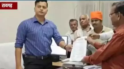 रायगढ़: दादरपुर घटना पर अखिल भारतीय यादव महासभा ने राष्ट्रपति व प्रधानमंत्री के नाम रायगढ़ अतिरिक्त कलेक्टर को सौंपा ज्ञापन