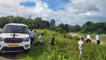 আমবাসা: আমবাসা উত্তর নালিছড়া উত্তম নাথ পাড়ায় নদী ভাঙন রোধ ও সমস্যা সমাধানে উচ্চপদস্থ আধিকারিকদের পরিদর্শন