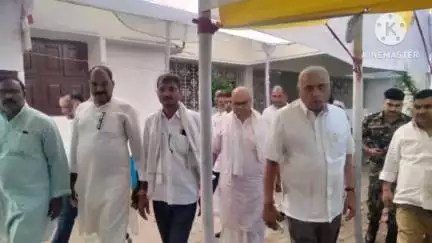 पटेढ़ी बेलसर: वैशाली विधायक के पिता बिपिन पटेल के निधन पर सांसद देवेश चंद्र ठाकुर नगवां गांव पहुंचे, दी सांत्वना
