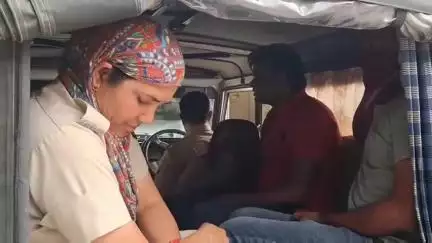 चूरू: पुराना बस स्टैंड के पास झगड़ा कर रहे 2 व्यक्तियों को पुलिस ने किया गिरफ्तार, एसडीएम के समक्ष किया पेश