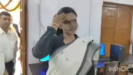 मधुबनी: जिला कोर्ट में जिला जज अनामिका टी ने 1955 के मुकदमे की स्कैनिंग कर डिजिटलीकरण प्रक्रिया का शुभारंभ किया