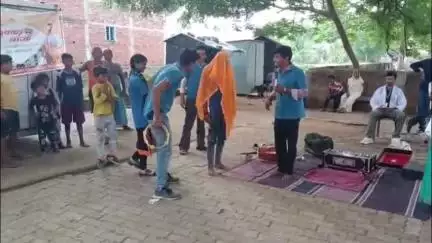 चेवाड़ा: चेवाड़ा मातल चौक के पास नुक्कड़ नाटक द्वारा पशुधन को बीमारी से बचाने के लिए कार्यक्रम आयोजित
