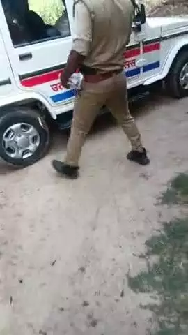 दिल्ली पुलिस इंस्पेक्टर के घर से पुलिस ने उठाया वारंटी अभियुक्त बबलू तिवारी उर्फ शुशील कों जेल भेजने की कार्रवाई शुरू