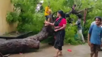 కమలాపురం: చెన్నూరు: సరస్వతి నగర్లో తృటిలో తప్పిన ప్రమాదం