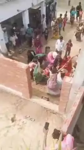 सीतापुर: रायगंज में पानी भरने के दौरान हुए विवाद में दो पक्षों के बीच जमकर मारपीट, वीडियो हुआ वायरल